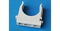 крепеж-клипса для трубы ПВХ